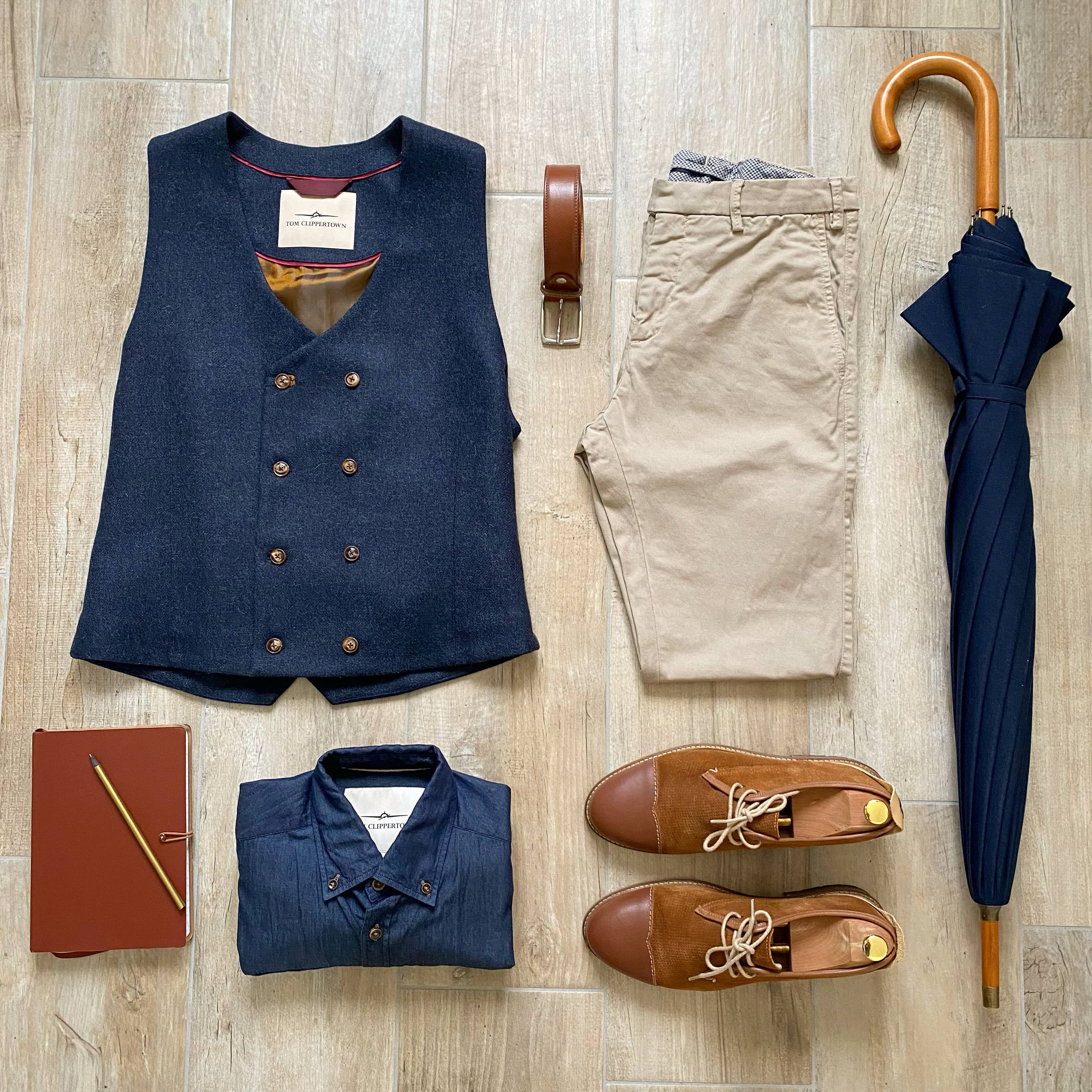 Gilet croisé et pantalon beige